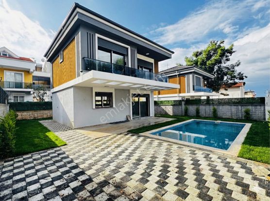 Akbük Merkzde Denize 700m 3+1 Müstakil Villa