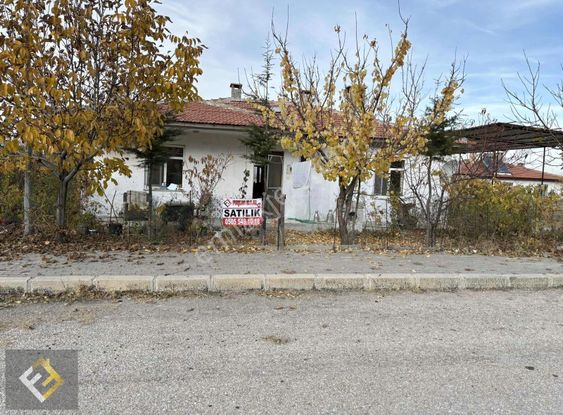 Çay İlçemiz Eber Kasabasında Müstakil Satılık Ev