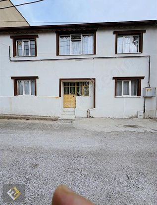 Bolvadin İlçemiz Yakupşevkipaşa Mahellesinde Komple Satılık Bina