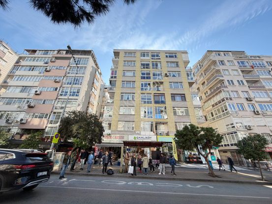 İnönü Caddesi Üzerinde Kapalı Otoparklı Kiralık 2+1 Köşe Daire