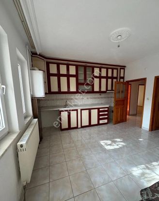 Hasan Bulgur Emlaktan Ceylan Market Yakını 3+1 Düz Giriş Daire