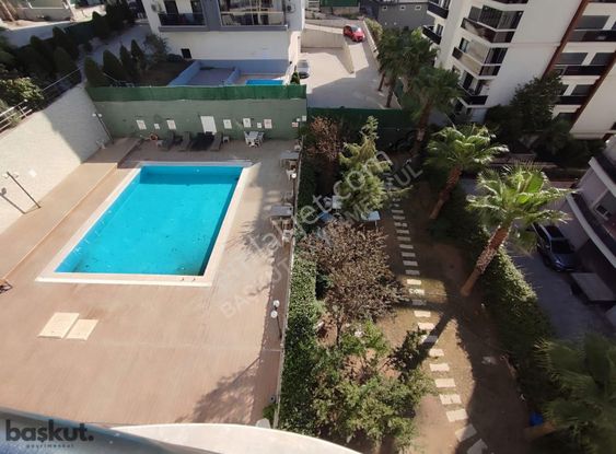 Başkut' Tan Körfez Mah.havuzlu Sitede Lux 3+1 Daire
