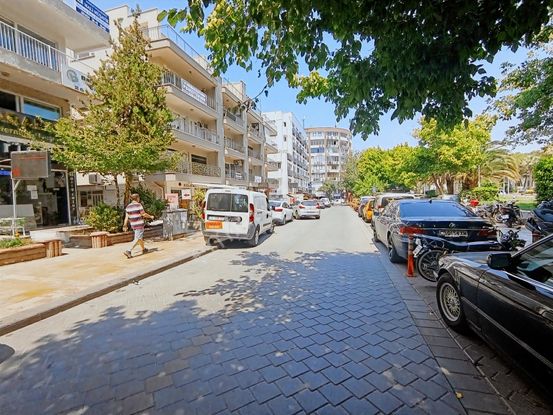 Doktorlar Caddesi Yakını Cadde Üzeri Düz Ayak Satılık Dükkan