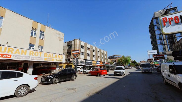 Sebze Bahçeleri Caddesi Üzerinde Kiralık İşyeri