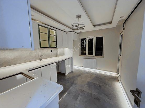 Emlak Center'dan Şehitler Mah Satılık 2+1 Ara Kat Daire