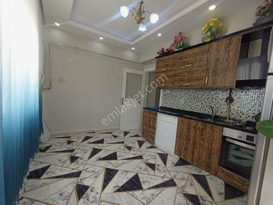 G.antep Burak Mah Burak Ortaokul Karşısında Satlik Göbek Kat 3.1 Daire