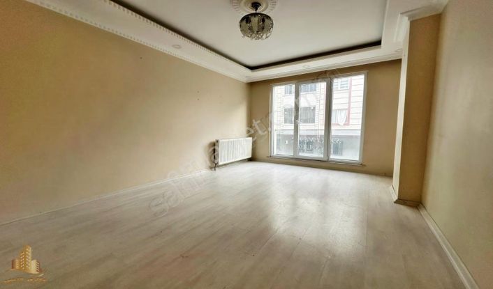 Bahçeşehir Mobilyacılar Sitesi Karşısı 2+1 Satılık Fırsat Daire