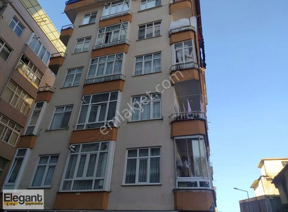 Bağdatlı Mahallesi'nde Geniş Deniz Manzaralı Fırsat Daire!