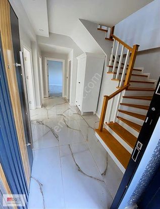 Kartepe Sarımeşe Mahallesinde Lüx 4+1 Kiralık Villa.