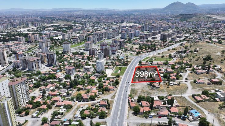 Esentepe Mahallesinde 3 Daire Getirisine Sahip Cazip Arsa