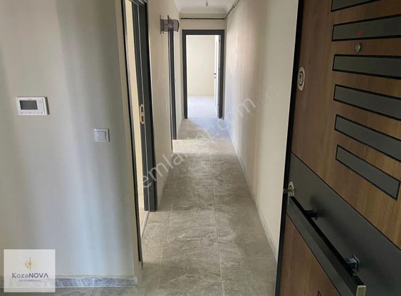 Kozanova Darıca Merkezde Huzurlu Konumda 2+1 Ara Kat Daire