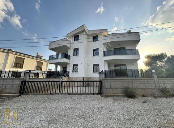 Emlak-58,den Güre Deniz Tarafı Manzaralı Sıfır 4+1 Lüx Villalar