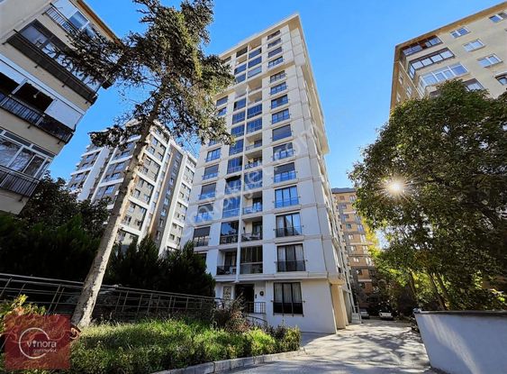 Kozyatağında Fırsat..! Yeşillikler İçinde Balkonlu,iskanlı 3+1