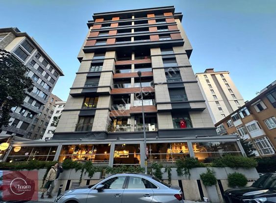 Suadiye Sahil'de İşyeri Ve Konuta Uygun Balkonlu E.banyolu 3+1