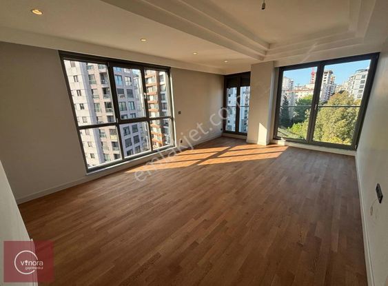 Vinora'dan Göztepe'de Parka Ve Marmaraya Yakın E.banyolu Boş 3+1