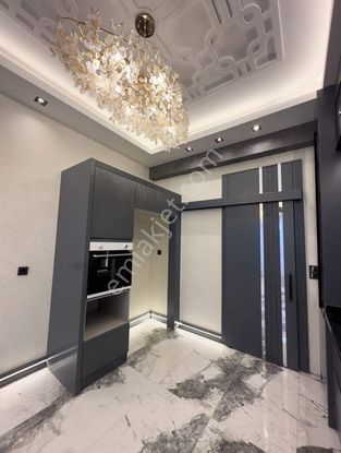 G.antep Fıstıklı Mah Oturuma Hazır Fıstıklı Parkın Civarinda Satlık 3.1 Daire