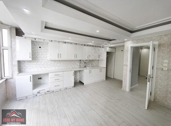 Sular'ın En Güzel Yerinde 3+1 Bulvar Üzeri Ekstralı Otoparklı !!