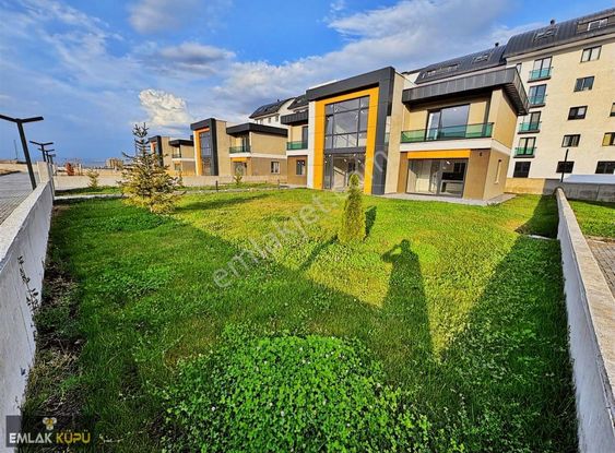 Bağlıca Da Geniş Peyzaja Sahip Full Yapılı 4+2 Satılık Villa