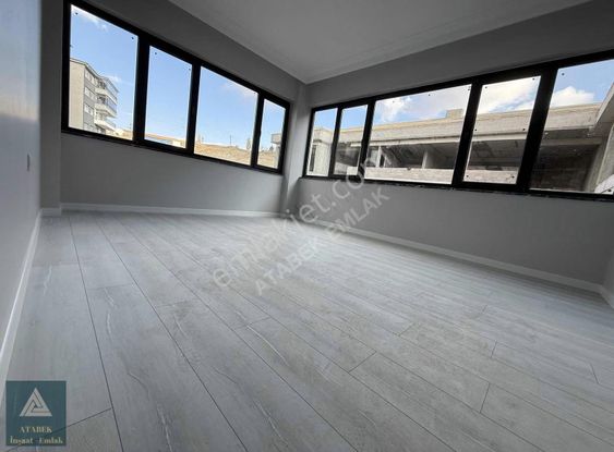 Örencik Mahallesinde İskanlı Köşe Sıfır Binada 3+1 Kiralık Daire