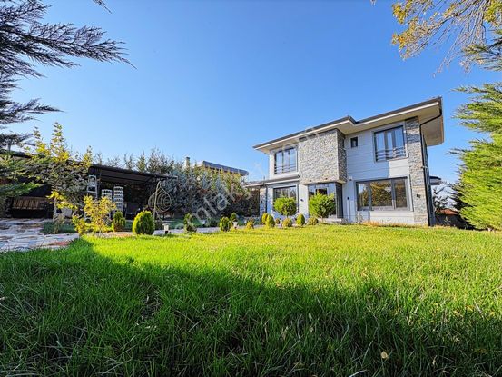 Meram'da Tam Bağımsız 4+1, 500m² Arsa Üzerinde, Konya Manzaralı