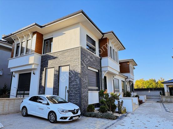 Laleli Villaları'nda | Akıllı Ev Donanımlı, 240m² Lüks Tripleks