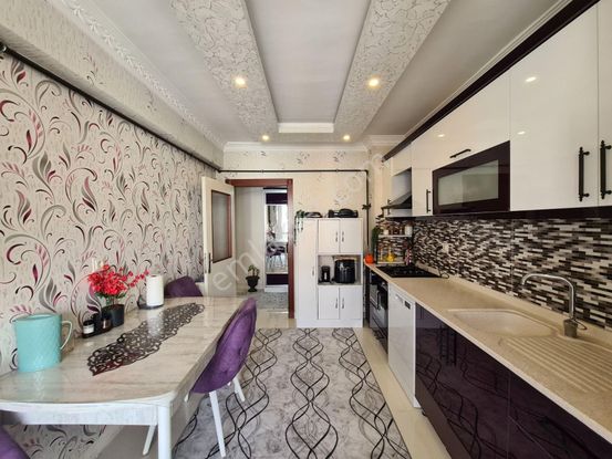 Yükseltepe'de Ulaşım Ve Park Yakını 3.kat 2- Balkonlu Geniş 3+1