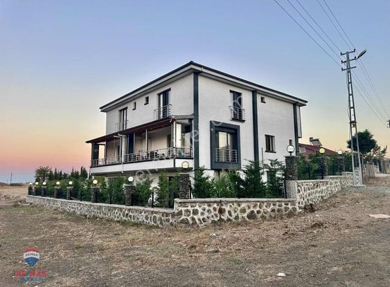 Atakum Büyükoyumca'da 1 Villa Fiyatına 2 Villa Lüks Tripleks
