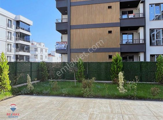 Körfez' De Havuzlu 1+1 Satılık Daire