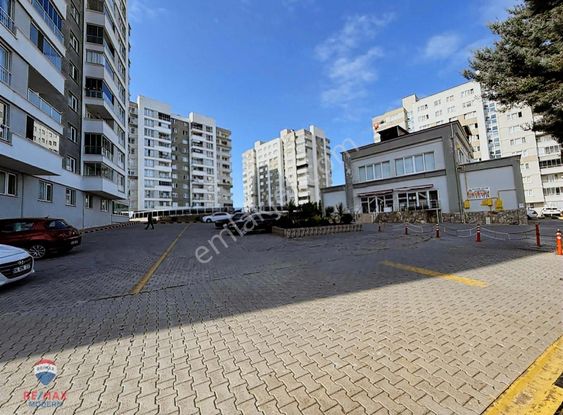 Asuman Mütevellioğlu'ndan Havuzlu Sitede Kiralık 2+1 Daire