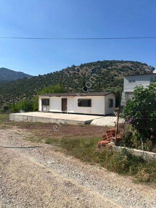 Korkuteli Bayatbademlerinde Muhteşem Lokasyonda Yazlık Ev