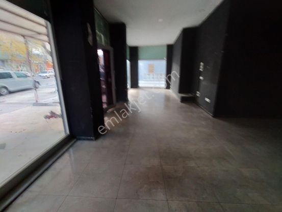 Lozan Caddesi Üzerinde 80m2 Kiralık İşyeri