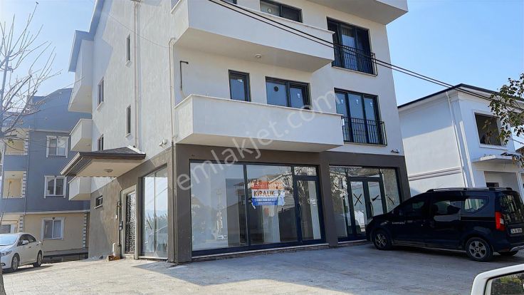 Mahmutpaşa Cad. Üzerinde Kiralık 135m² Dükkan&işyeri
