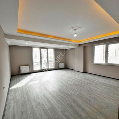 Çekmeköy Yapı Gayrimenkul'den Ekşioğlu Mah. 3+1 Ara Kat !!