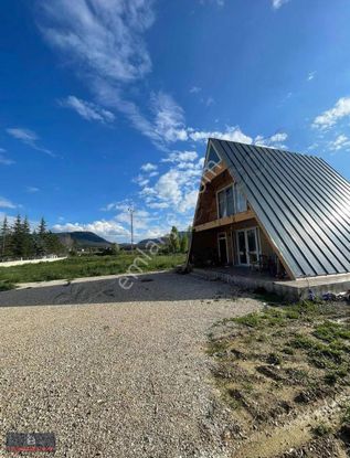 Antalya Yoluna Cephe Muhteşem Bir Bahçe