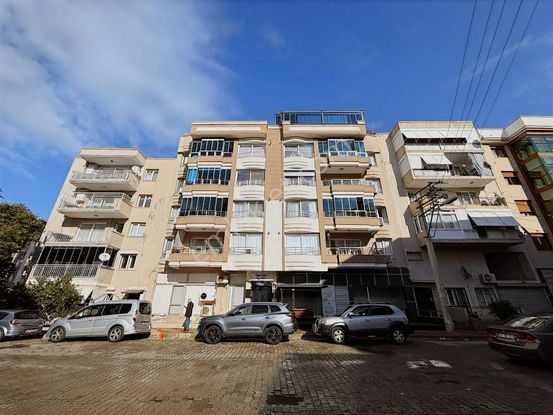 Karşıyaka Şemikler Mahallesinde Satılık 3+1 Daire