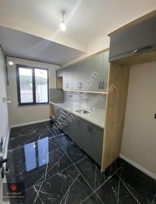 Arnavutköy Nenehatun'da Satılık 2+1 Yüksek Giriş