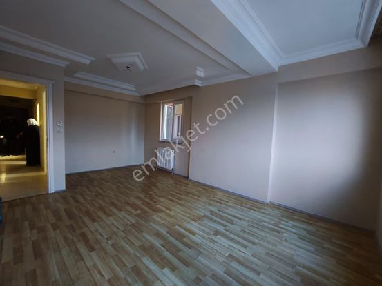 Levent Mahallesi'nde Ara Kat Masrafsız 2+1 Satılık Daire