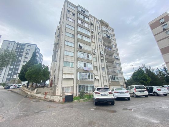 İzmir Çiğli Evka-5'te Kiralık 3+1 Daire Cb Ph