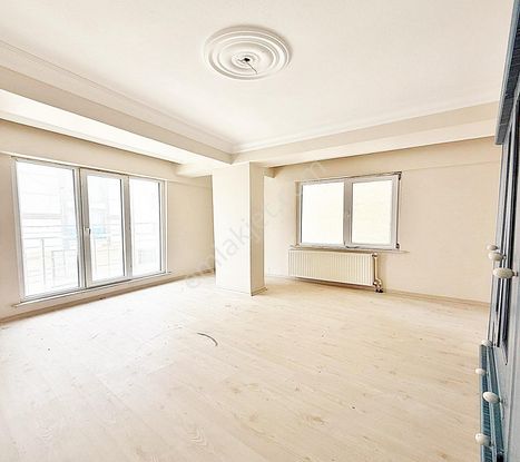 Esenyurt Üçevler Mah. Çift Balkonlu Ebeveyn Banyolu 3+1 3.050