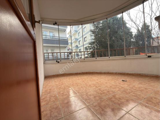 Sincan Malazgirt Mahallesi Yaşar Kemal’in Dibi Acil Satılık 3 + 1 Birinci Kat Daire