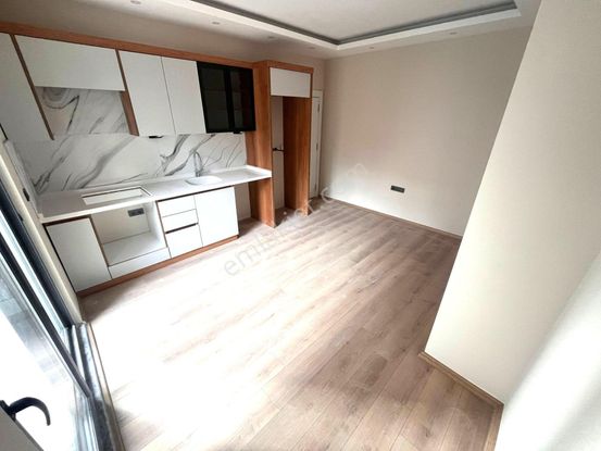 Yükselden Edremitte Kapalı Otoparklı Ara Kat Ultra Lüx 1+1 Satılık Daire