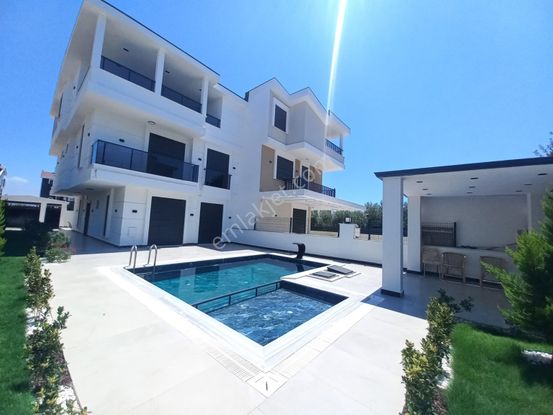 Didim’de Satılık,5+1 Ayrı Mutfak Villa