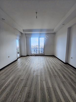 Valley Realty'den Hürriyet Mah'de Site İçi, Havuz Manzaralı