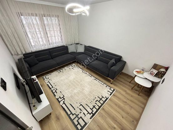 Yeşilyaylada İçi Komple Yenilenmiş 2 Katlı 2 Daireli Müstakil Ev