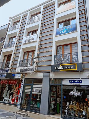 Mir'den Balıkesir Çarşı Merkez Helvacılar Sok. 2+1 Kiralık Ofis