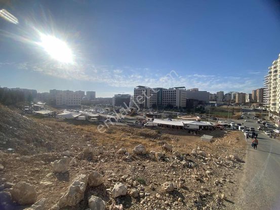 Dayalı Döşeli Merkezi Konumda 1+1 Kiralık Daire Ada Emlak'tan