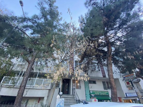 Özpa Gayrimenkul'den Çalışlar Cad. 2+1 80 M² Satılık Daire