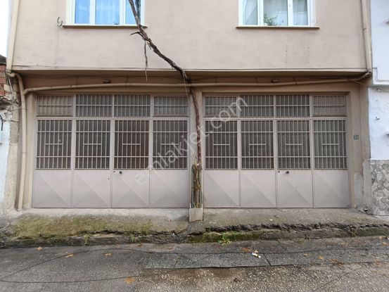 Sahibinden Merkezi Konumda 42 M² Ferah Depo – Geniş Ön Cephe, Kolay Erişim!