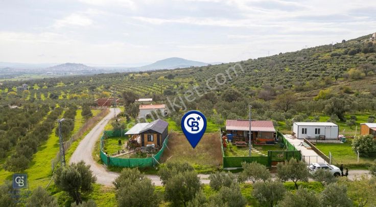 Foça Kocamehmetler'de Satılık Hisseli Tarla