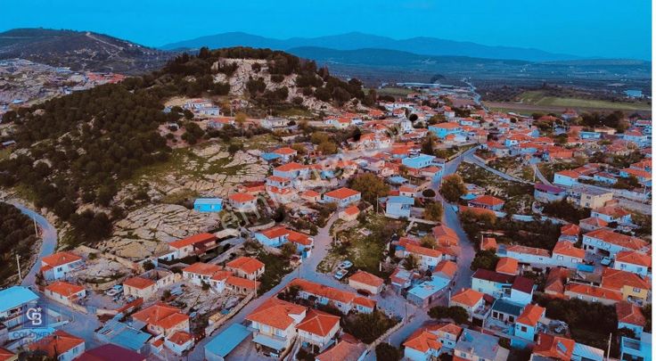 Foça Gerenköy'de Satılık 712 M2 Arsa